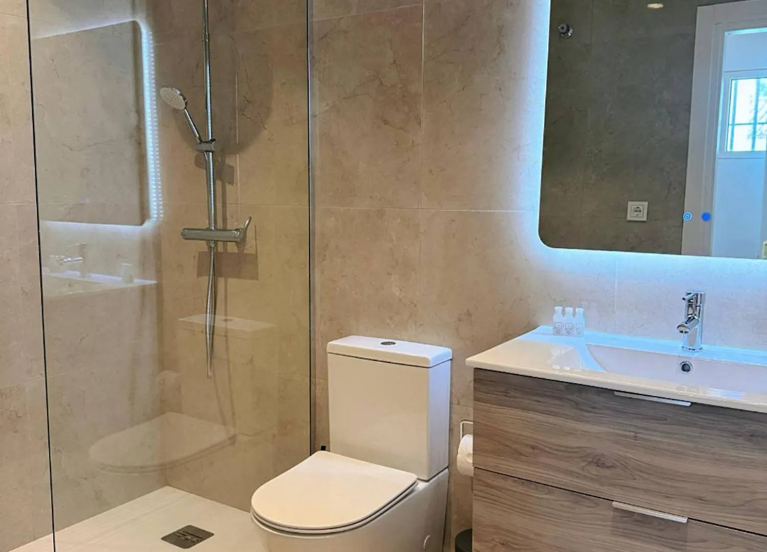 2 Bed Apartment In Benavista Estepona Španělsko